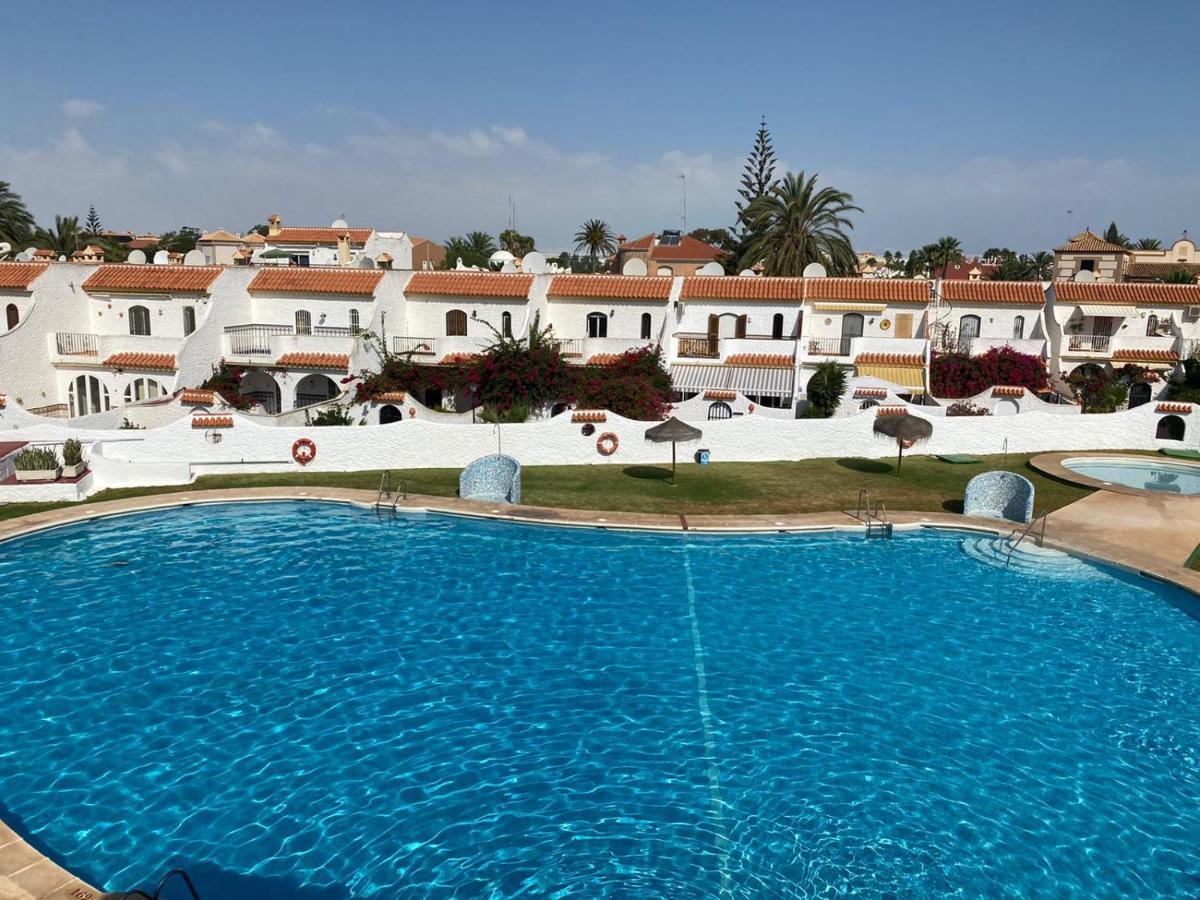 Villa Ohana Roquetas de Mar Exterior photo